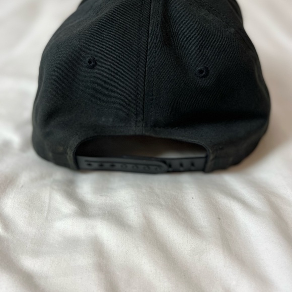 NWT Demi Lovato 2014 Neon Lights Tour SnapBack Hat - Picture 5 of 5